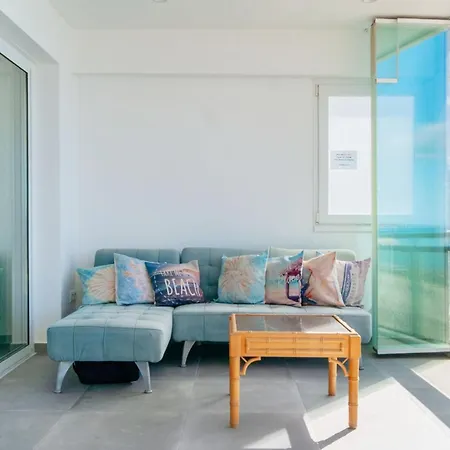 Apartment Malibu Dreams 2 Bedroom *